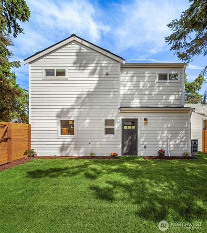 11028 Evanston Avenue N, Seattle, WA 98133