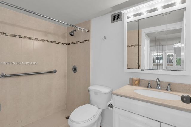 16909 N Bay Rd 217, Sunny Isles Beach, FL 33160