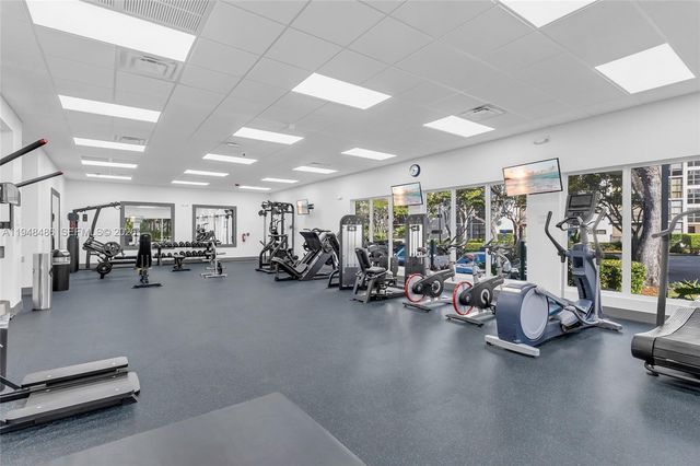 16909 N Bay Rd 217, Sunny Isles Beach, FL 33160