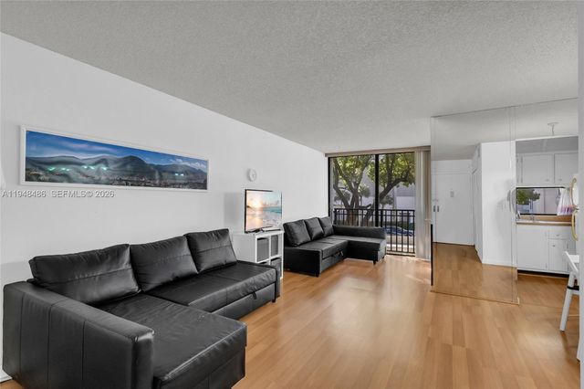 16909 N Bay Rd 217, Sunny Isles Beach, FL 33160