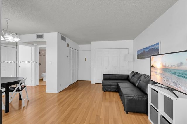 16909 N Bay Rd 217, Sunny Isles Beach, FL 33160