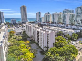 16909 N Bay Rd 217, Sunny Isles Beach, FL 33160