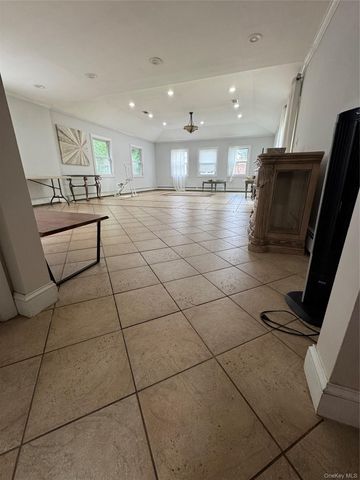 1498 Kew Avenue, Hewlett, NY 11557
