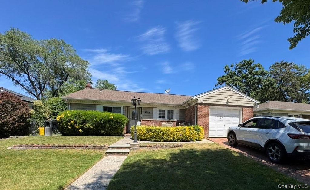 1498 Kew Avenue, Hewlett, NY 11557