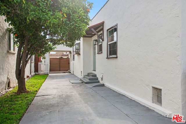 1135 W 81st Place, Los Angeles, CA 90044