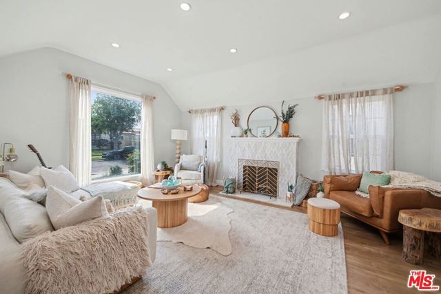 1135 W 81st Place, Los Angeles, CA 90044