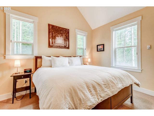 2442 Sw DUNE Ave, Lincoln City, OR 97367