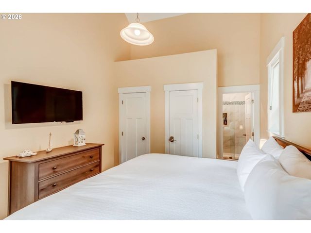 2442 Sw DUNE Ave, Lincoln City, OR 97367