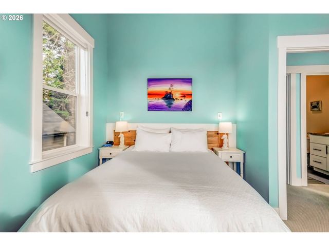 2442 Sw DUNE Ave, Lincoln City, OR 97367