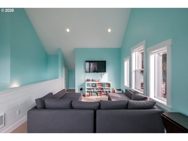 2442 Sw DUNE Ave, Lincoln City, OR 97367