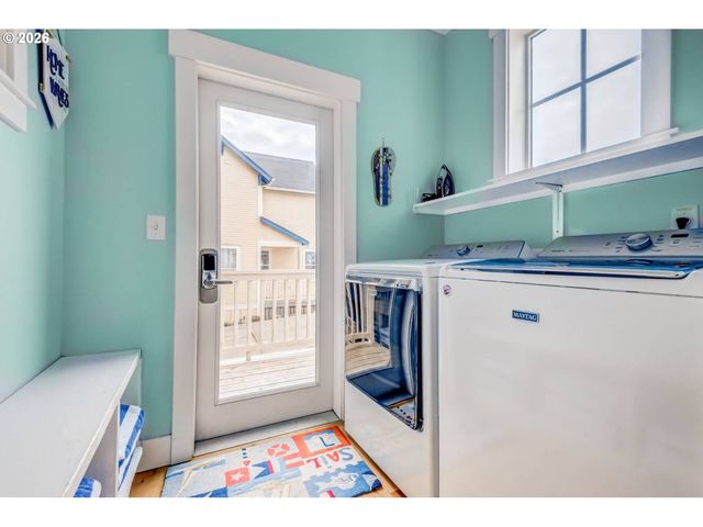 2442 Sw DUNE Ave, Lincoln City, OR 97367