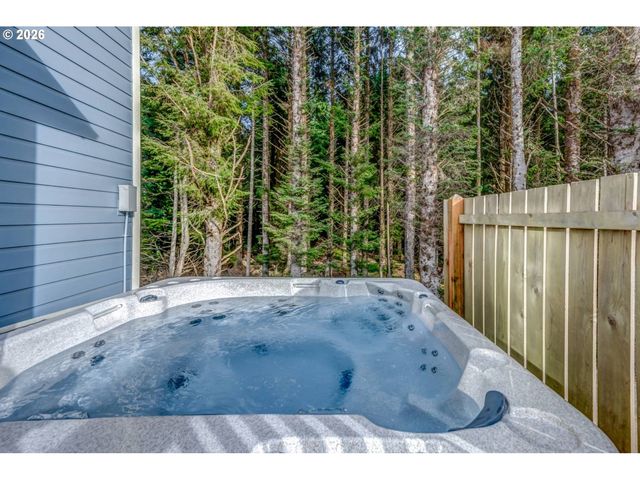 2442 Sw DUNE Ave, Lincoln City, OR 97367