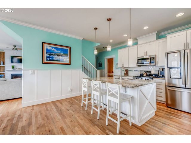 2442 Sw DUNE Ave, Lincoln City, OR 97367