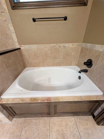 6405 Bent Wood Drive, Oklahoma City, OK 73169