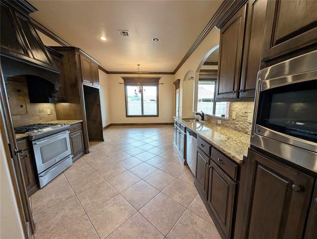 6405 Bent Wood Drive, Oklahoma City, OK 73169