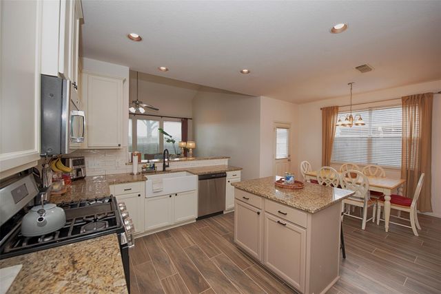 6511 Canyon Mist Lane, Dickinson, TX 77539