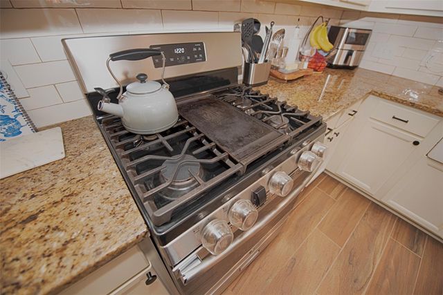6511 Canyon Mist Lane, Dickinson, TX 77539
