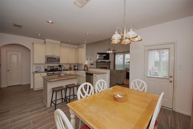 6511 Canyon Mist Lane, Dickinson, TX 77539