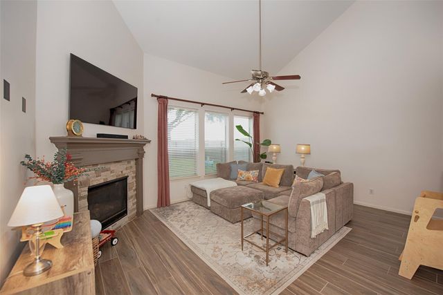 6511 Canyon Mist Lane, Dickinson, TX 77539
