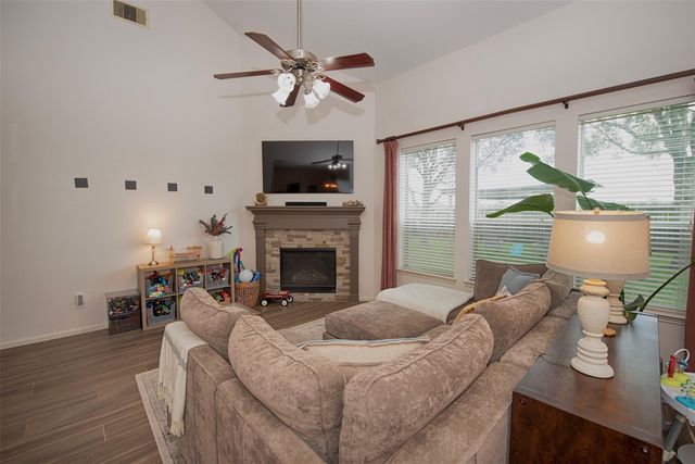 6511 Canyon Mist Lane, Dickinson, TX 77539