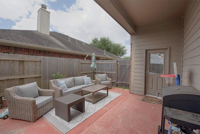 6511 Canyon Mist Lane, Dickinson, TX 77539