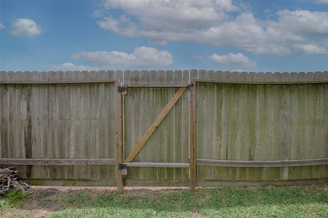 6511 Canyon Mist Lane, Dickinson, TX 77539