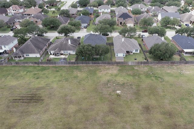 6511 Canyon Mist Lane, Dickinson, TX 77539