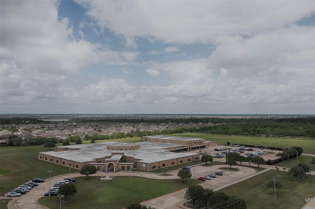 6511 Canyon Mist Lane, Dickinson, TX 77539