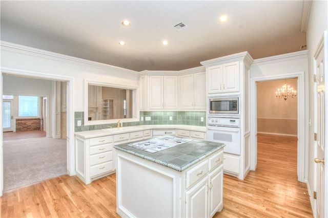 1009 Riviera Drive, Norman, OK 73072