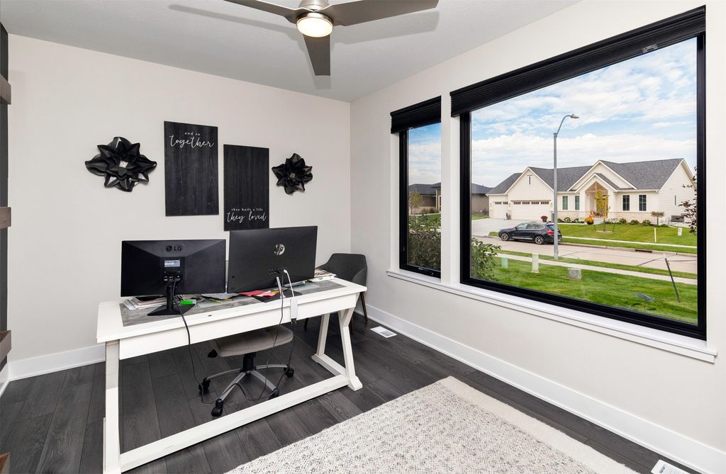 16202 Goodman Drive, Urbandale, IA 50323