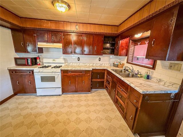 311 Wagner Ave, City Of But Nw, PA 16001