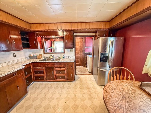 311 Wagner Ave, City Of But Nw, PA 16001