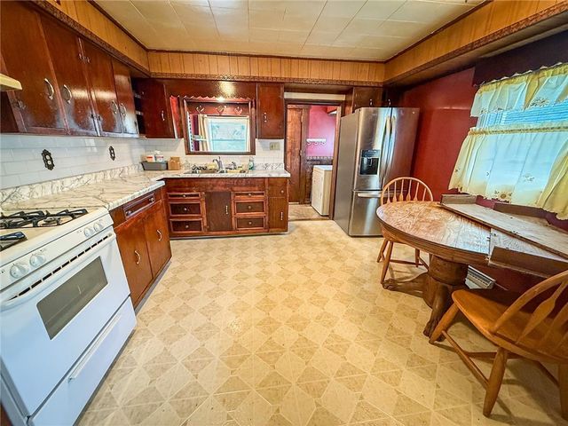 311 Wagner Ave, City Of But Nw, PA 16001