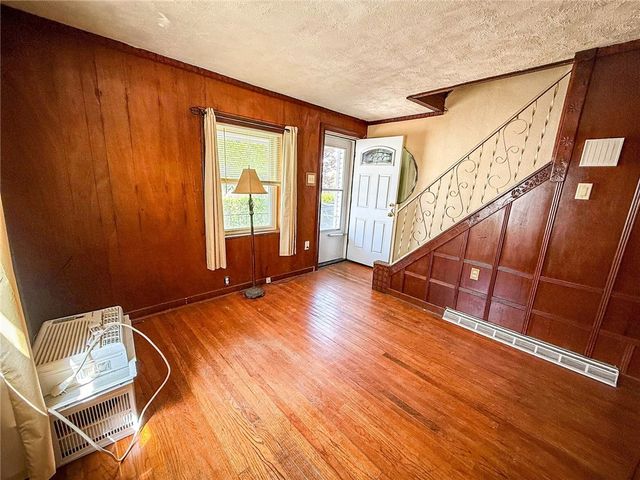 311 Wagner Ave, City Of But Nw, PA 16001