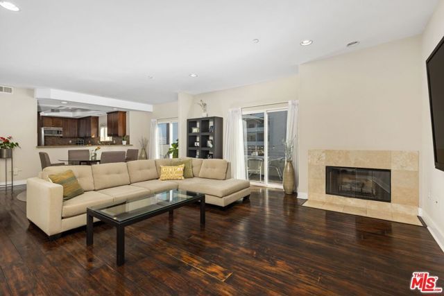 7249 Franklin Avenue 401, Los Angeles, CA 90046