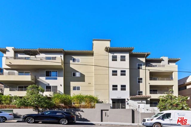 7249 Franklin Avenue 401, Los Angeles, CA 90046