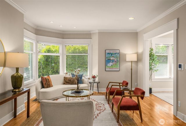 4549 Thackeray Place NE, Seattle, WA 98105