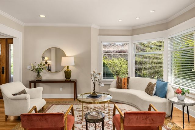 4549 Thackeray Place NE, Seattle, WA 98105