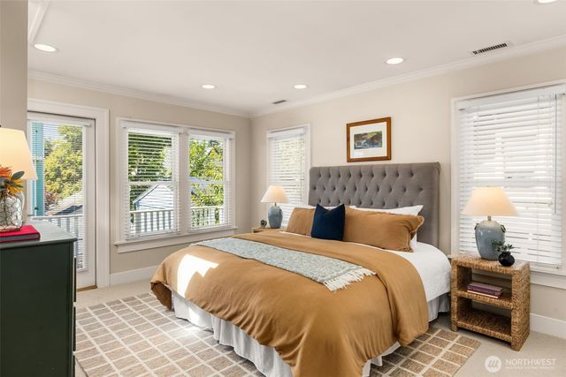 4549 Thackeray Place NE, Seattle, WA 98105