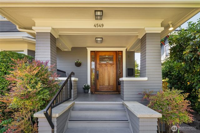 4549 Thackeray Place NE, Seattle, WA 98105