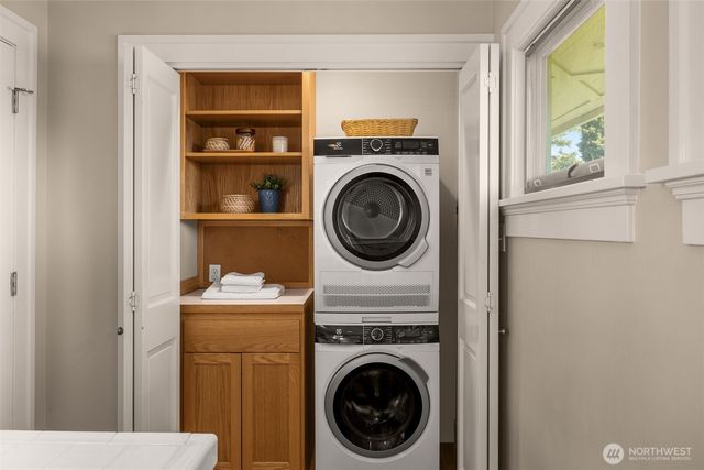 4549 Thackeray Place NE, Seattle, WA 98105