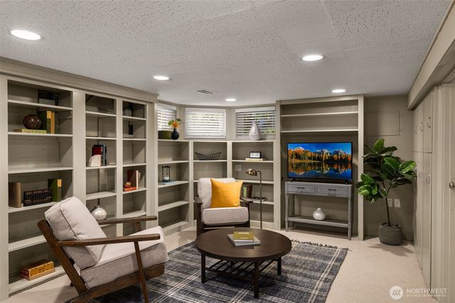 4549 Thackeray Place NE, Seattle, WA 98105