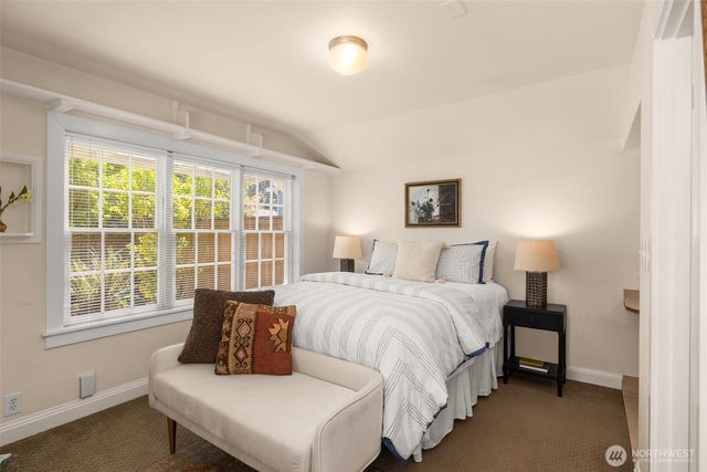 4549 Thackeray Place NE, Seattle, WA 98105