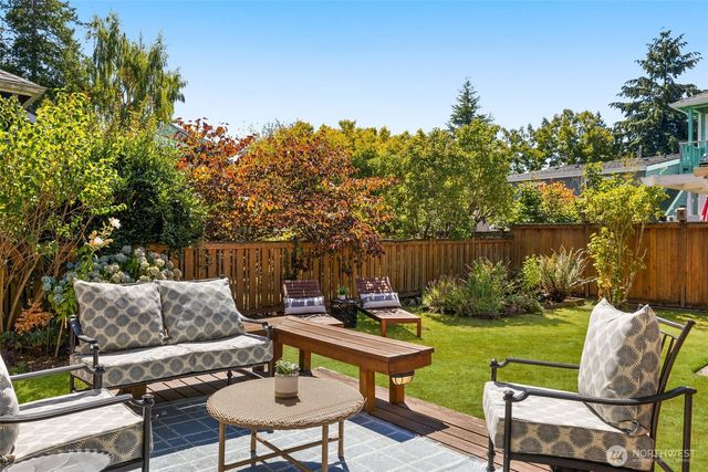 4549 Thackeray Place NE, Seattle, WA 98105