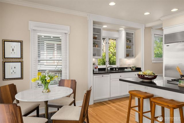 4549 Thackeray Place NE, Seattle, WA 98105