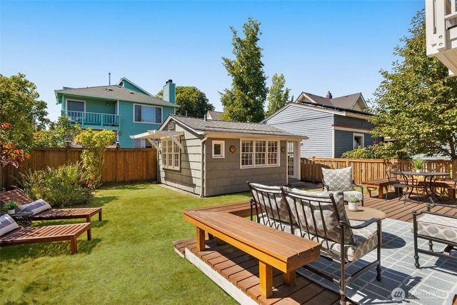4549 Thackeray Place NE, Seattle, WA 98105