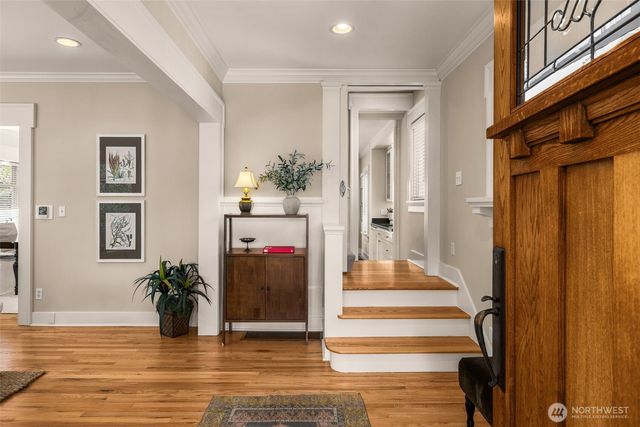 4549 Thackeray Place NE, Seattle, WA 98105