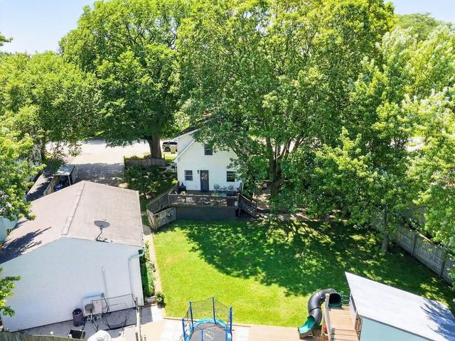 1212 Dean Street, St. Charles, IL 60174