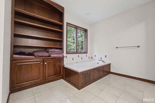 3661 N Lauren Lane, Bloomington, IN 47404