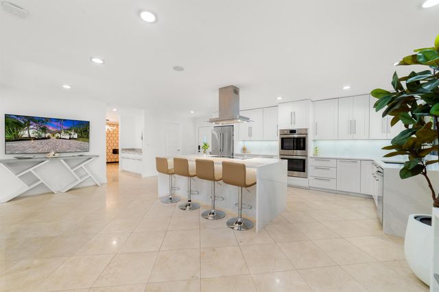 12677 Pineacre Lane, Wellington, FL 33414